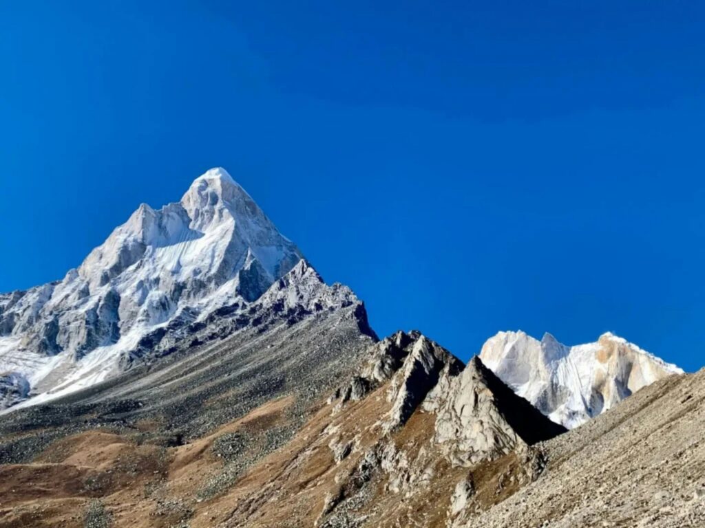 Char Dham Yatra desk jils pwpc l6ijum unsplash